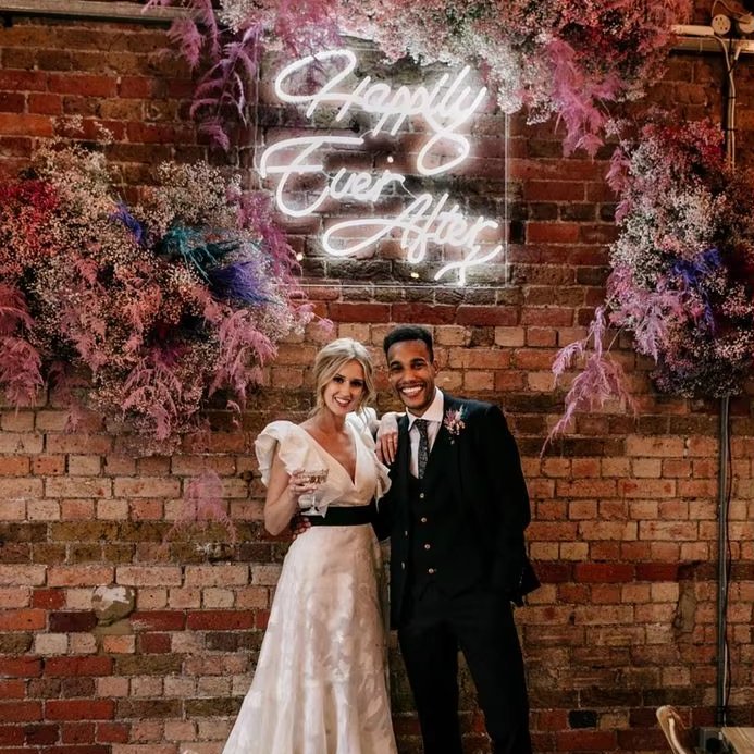 Customizable Happy Ever After Neon Sign Indoor/Outdoor Chain Hanging Acrylic Lighting for Wedding Car Companies DC Power Supply